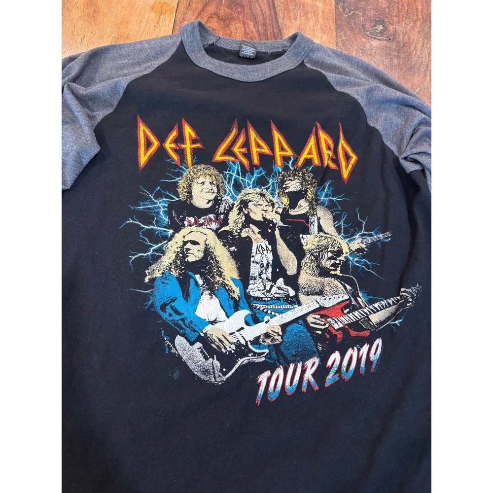 Tultex official Def Leppard Tour 2019 mens' tee size small concert shirt rock